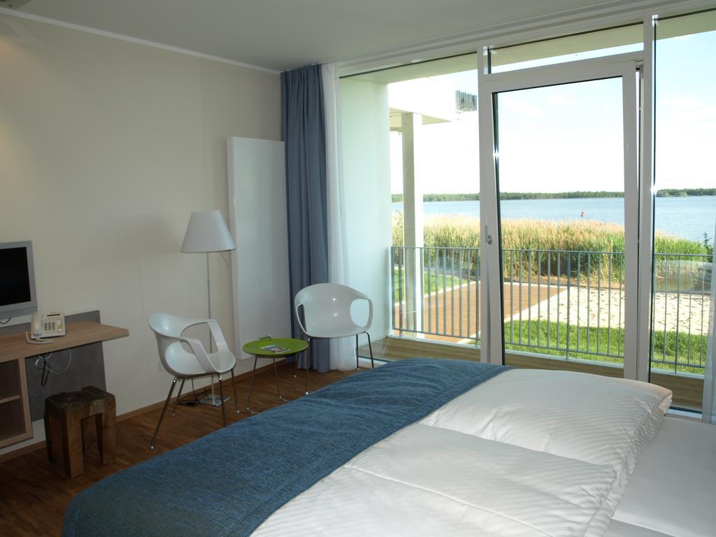Strandhotel Senftenberger See Rum bild