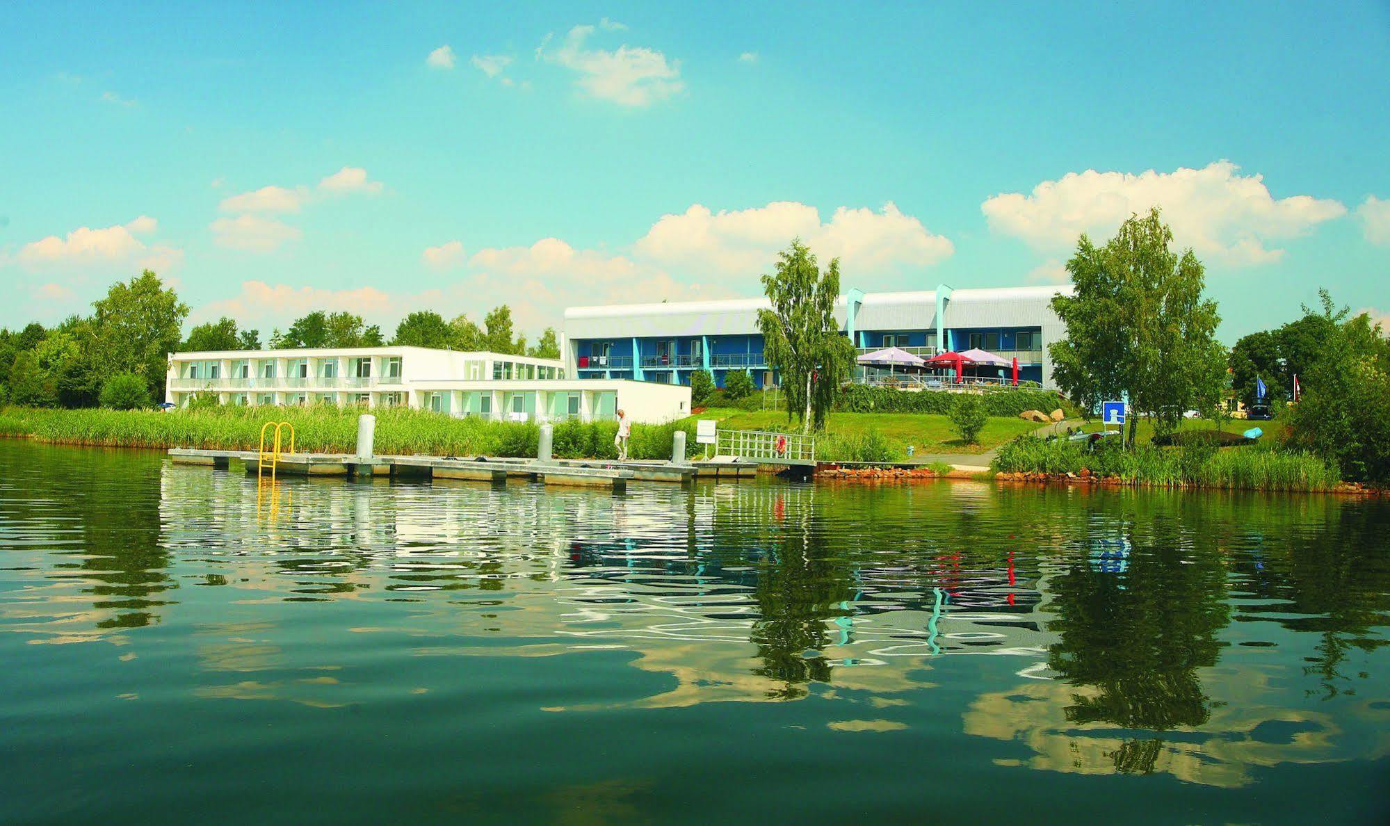 Strandhotel Senftenberger See Exteriör bild