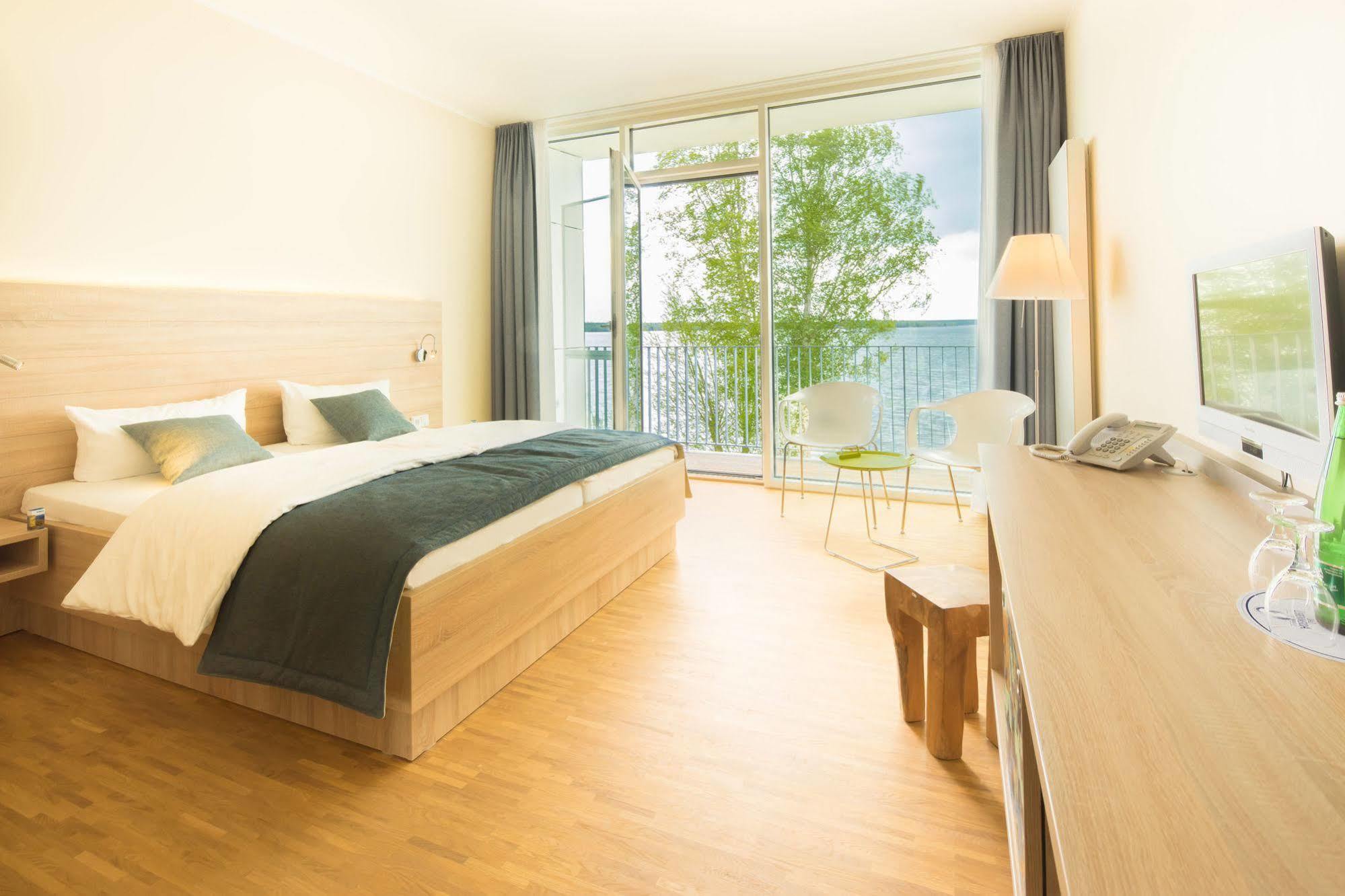 Strandhotel Senftenberger See Exteriör bild