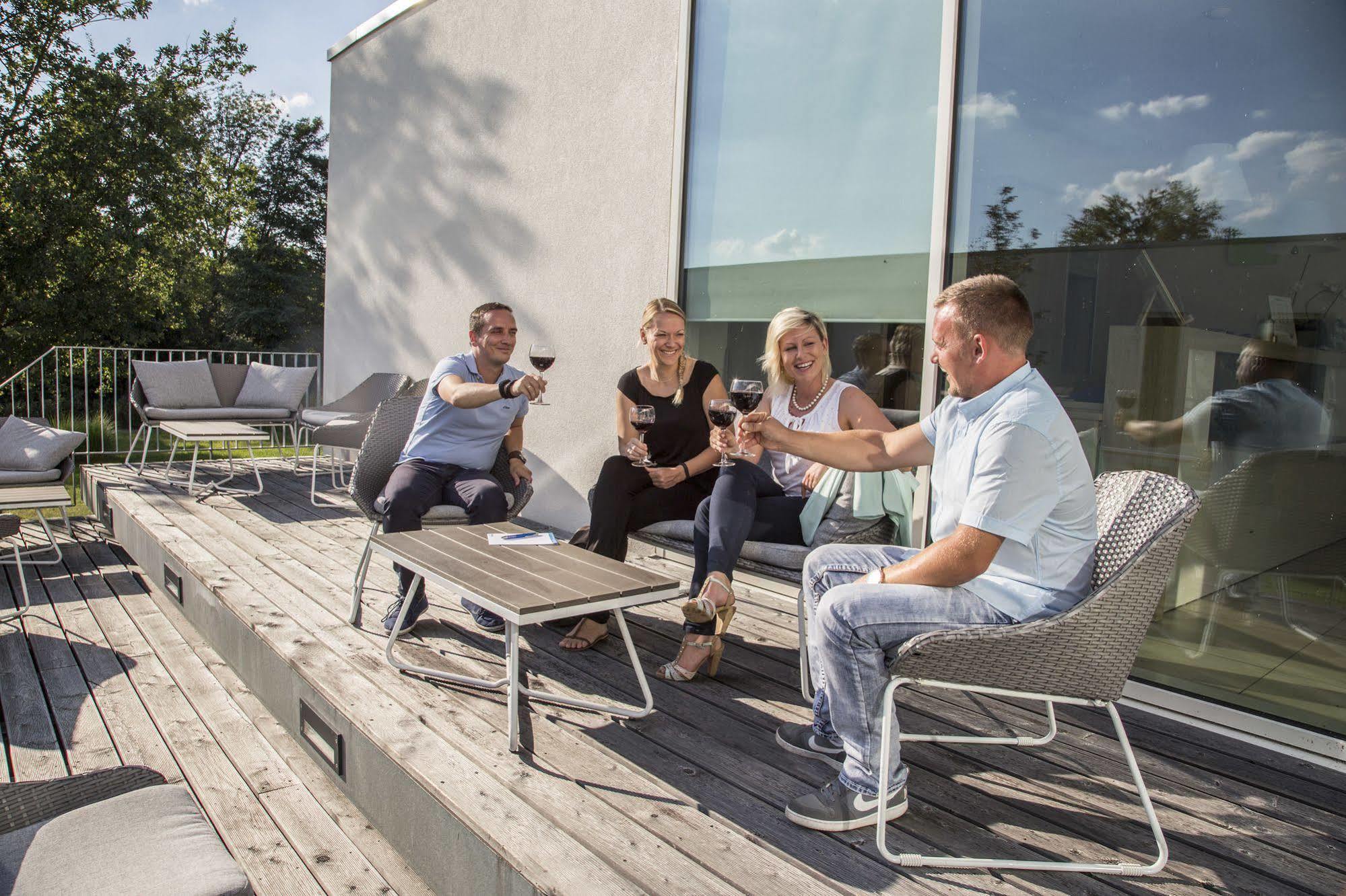Strandhotel Senftenberger See Exteriör bild