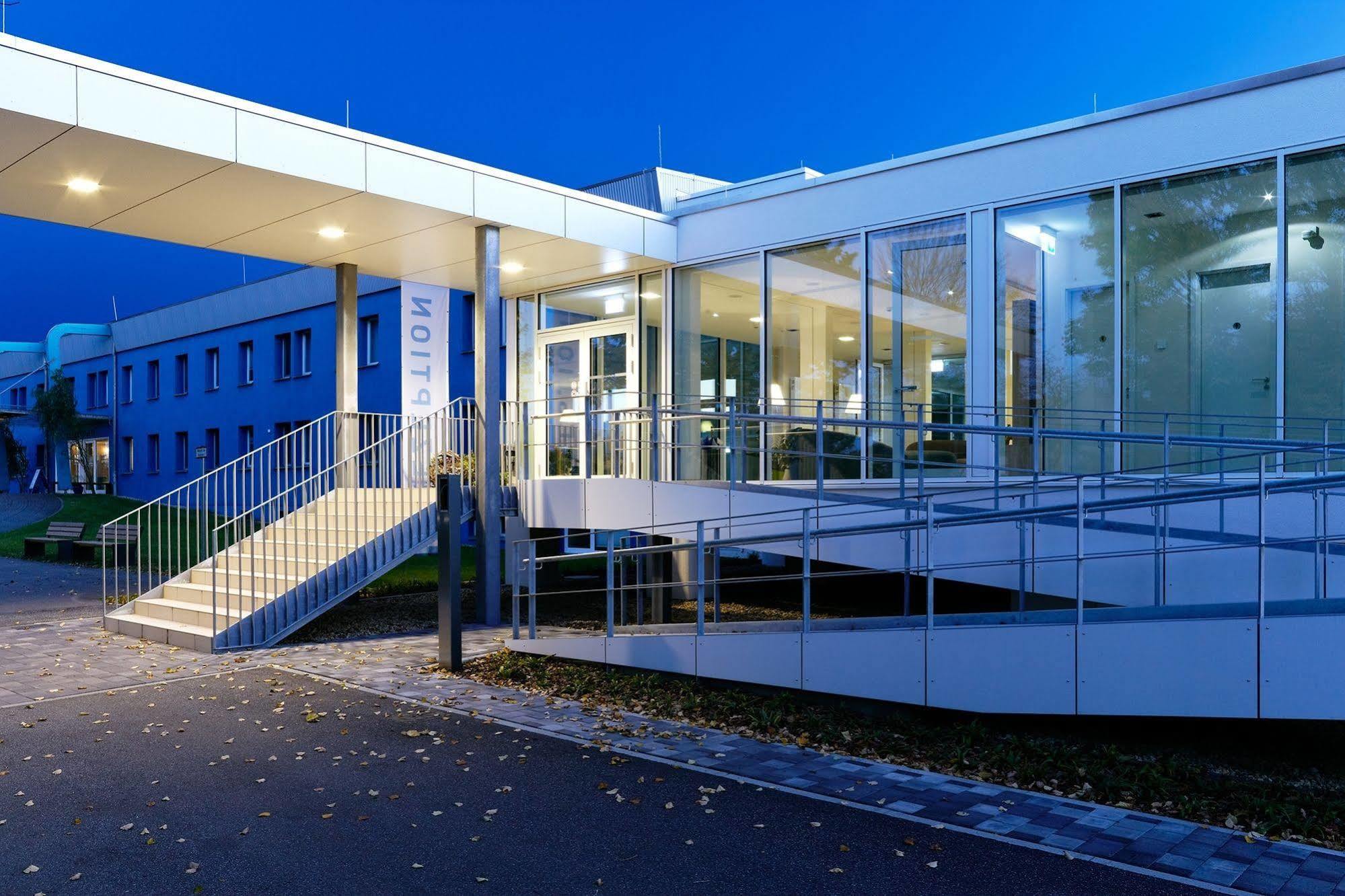 Strandhotel Senftenberger See Exteriör bild