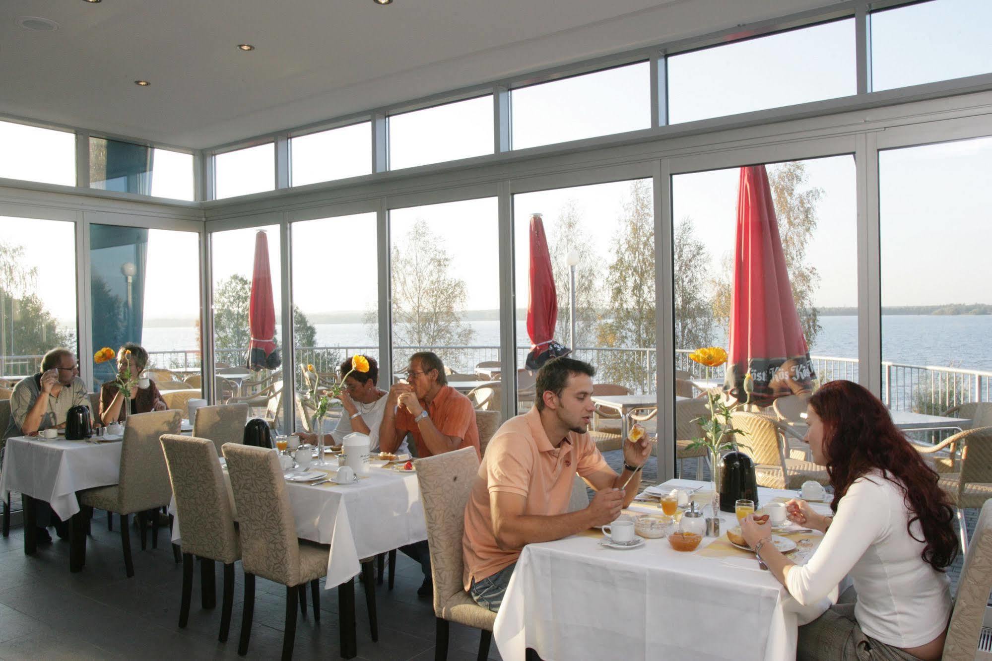 Strandhotel Senftenberger See Exteriör bild